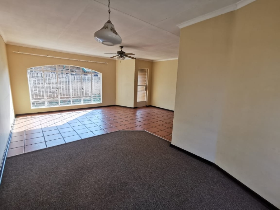 To Let 3 Bedroom Property for Rent in Dassie Rand North West